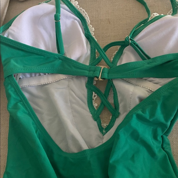 Elegant Green Lace Trim Women's One Piece Swimsuit - Picture 3 of 3